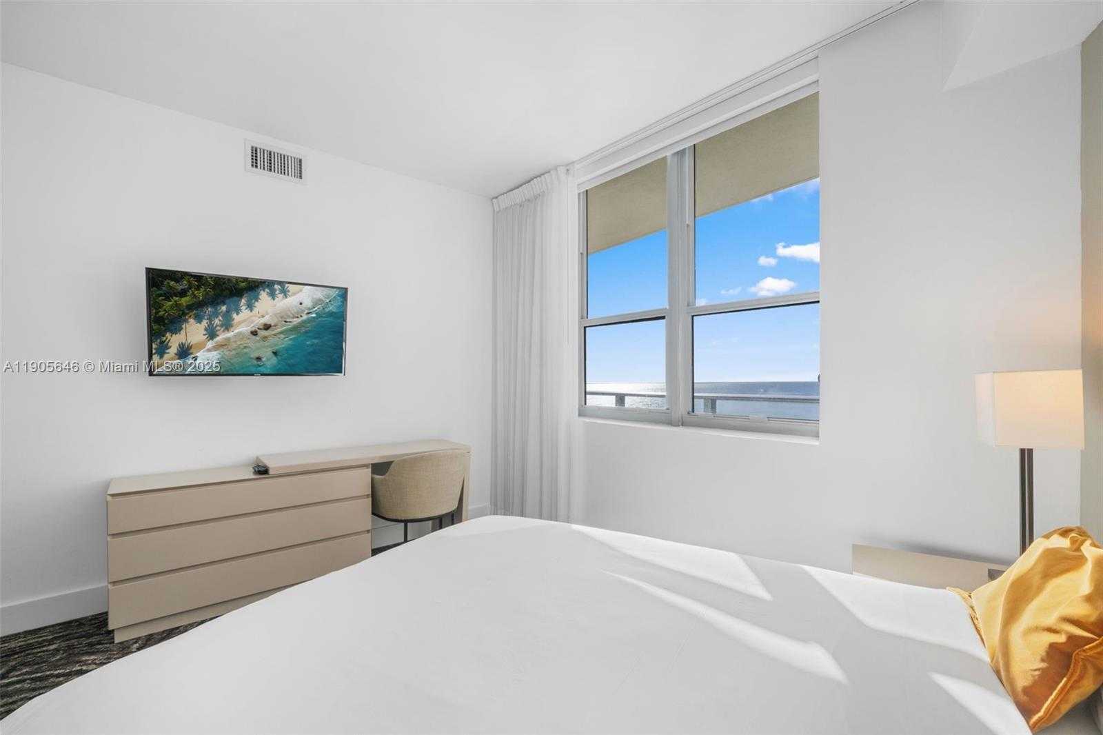 Small Image of 4111 SOUTH OCEAN DR #1001, Hollywood Number 27