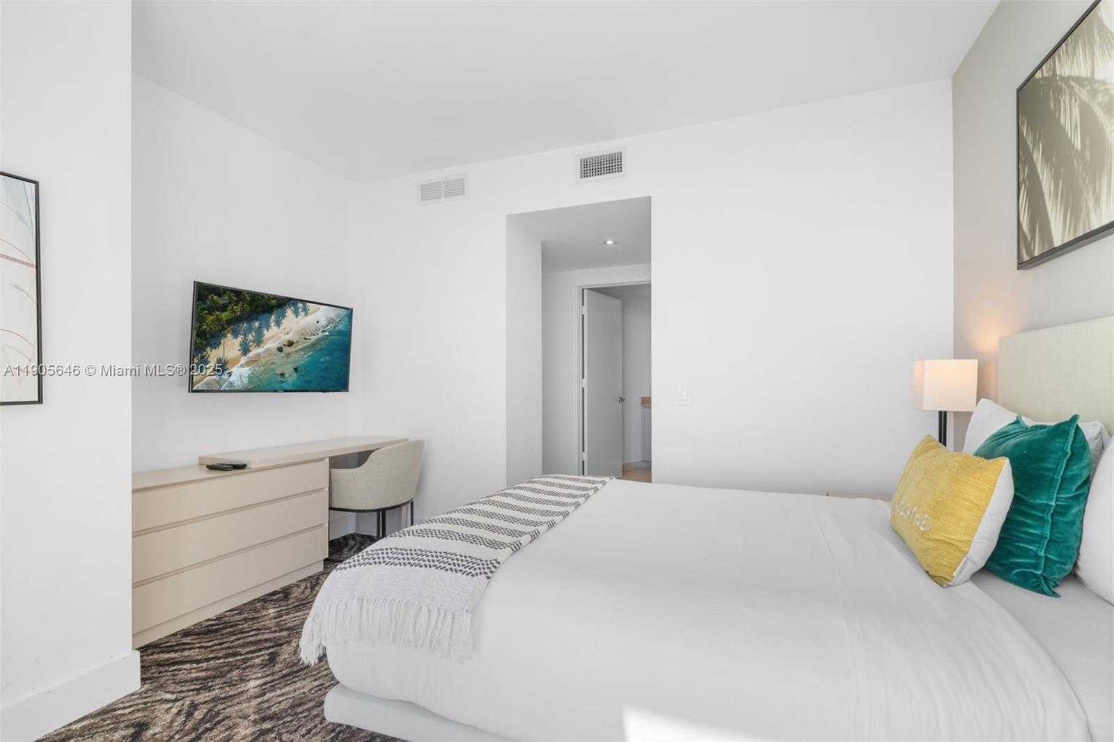 Small Image of 4111 SOUTH OCEAN DR #1001, Hollywood Number 32