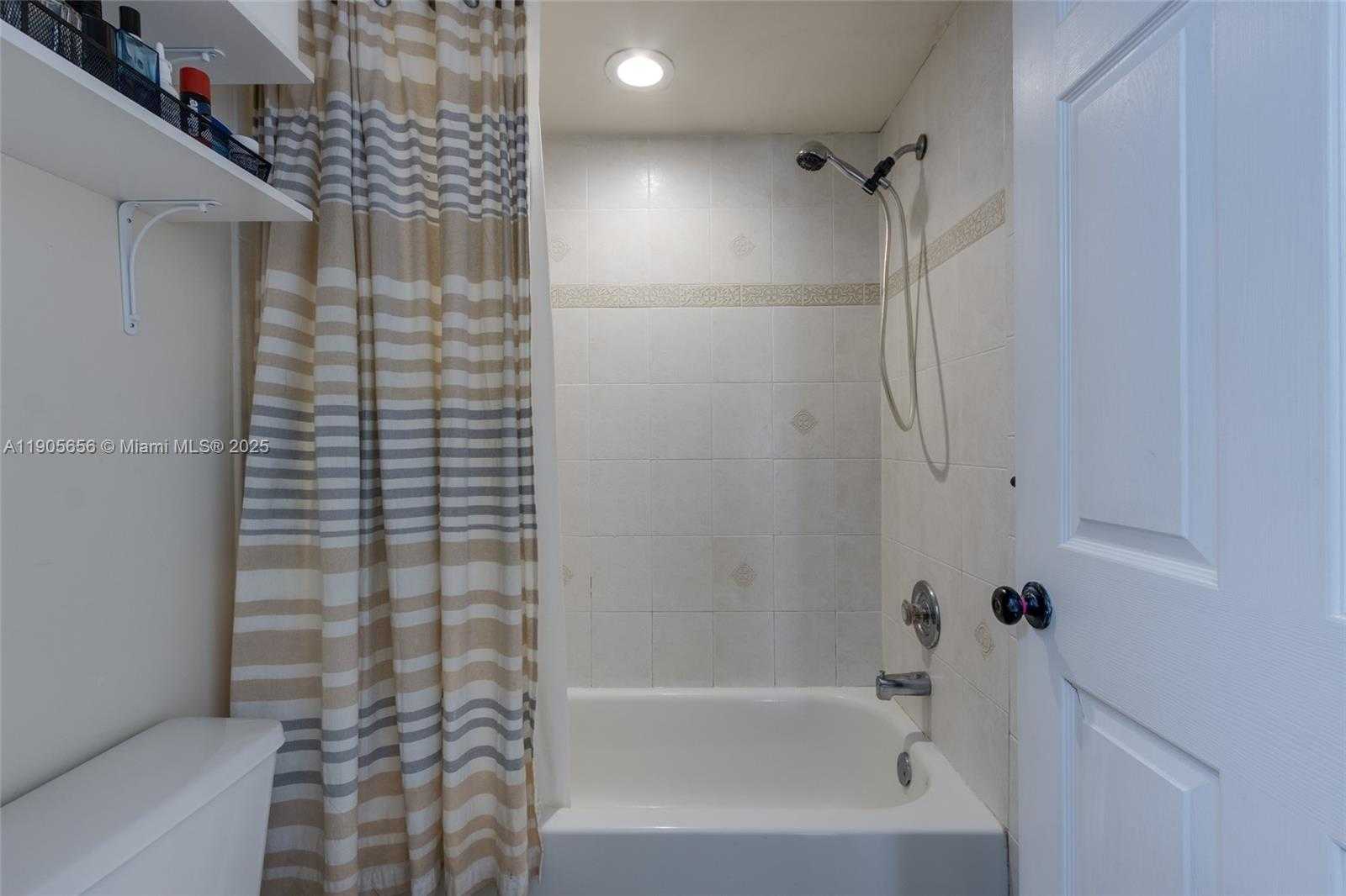 Small Image of 370 SOUTH EAST 2ND AVE #G1, Deerfield Beach Number 18