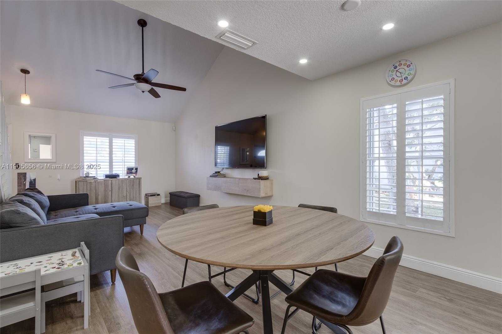 Small Image of 370 SOUTH EAST 2ND AVE #G1, Deerfield Beach Number 3