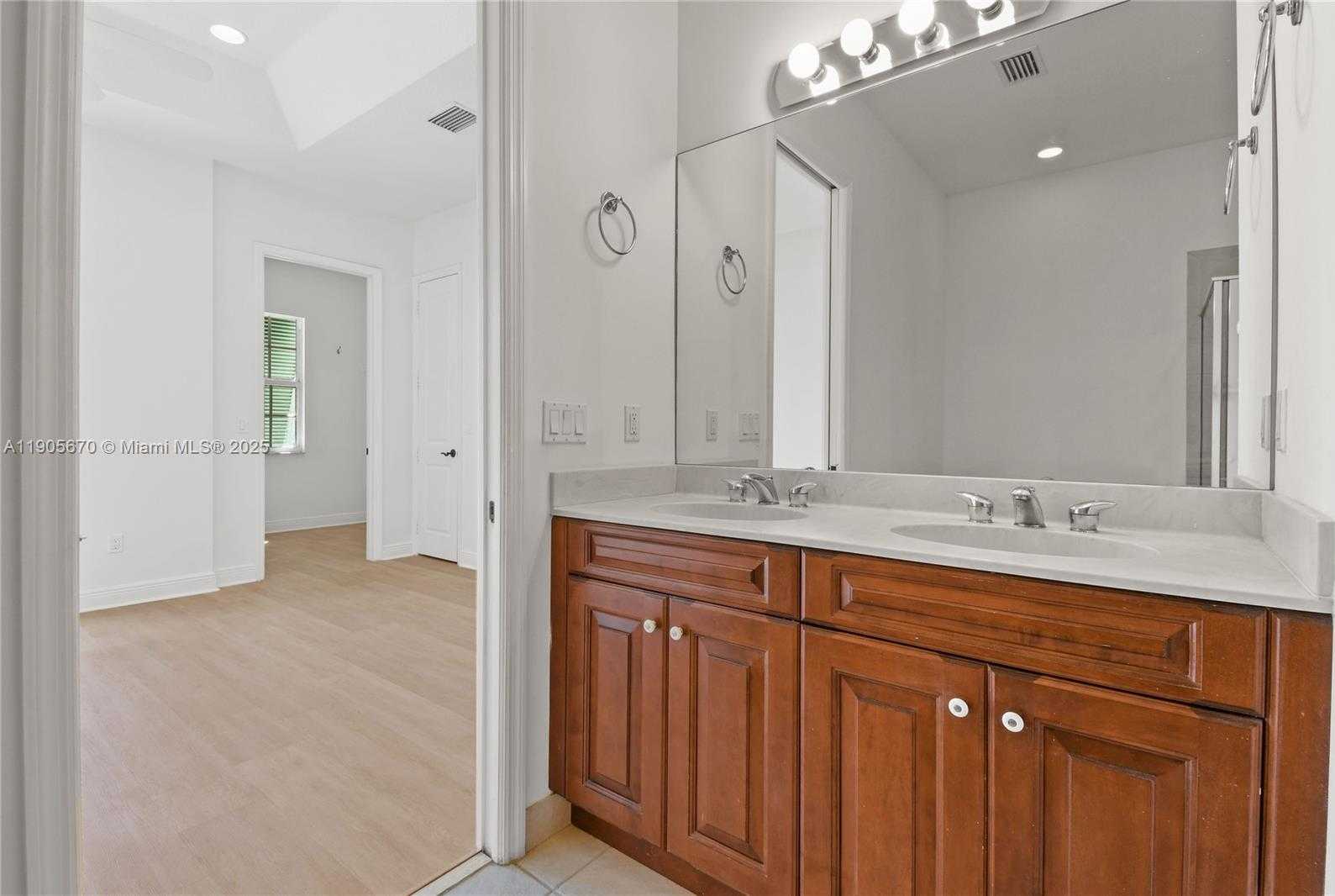 Small Image of 475 EAST OCEAN RIDGE WAY, Juno Beach Number 36