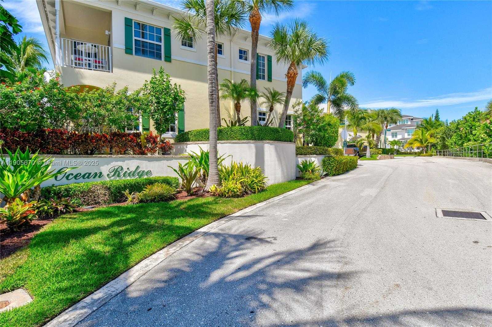 Small Image of 475 EAST OCEAN RIDGE WAY, Juno Beach Number 4