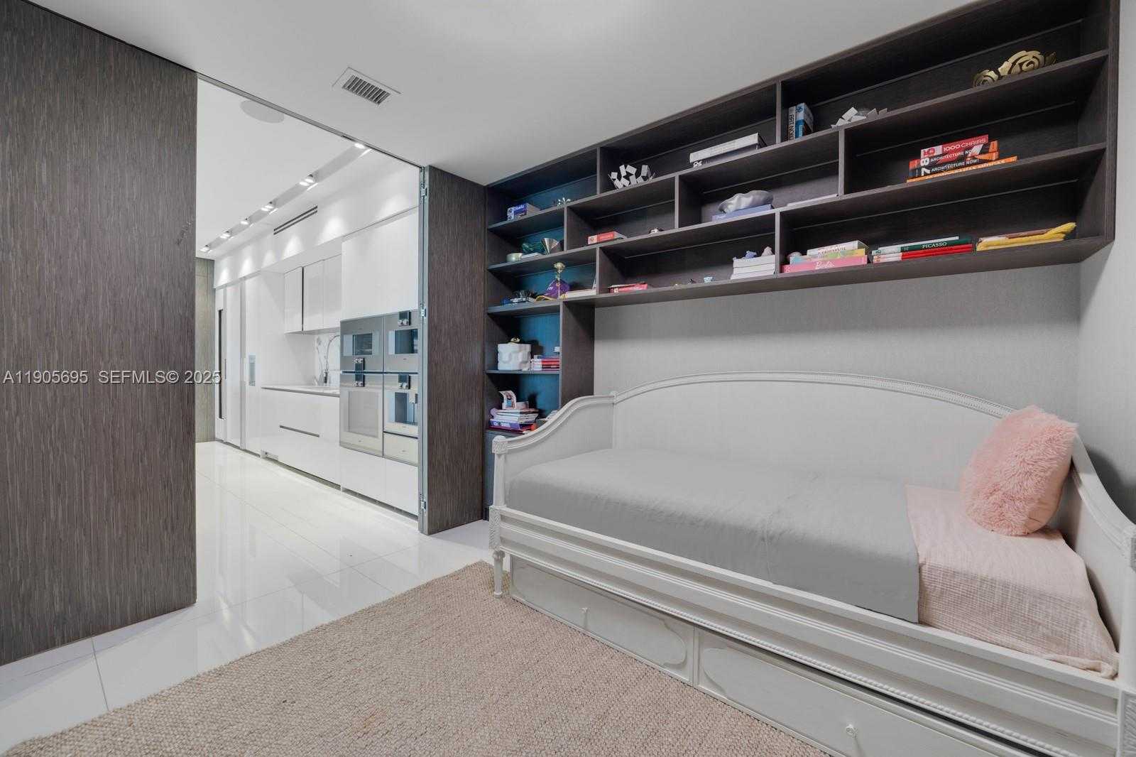 Small Image of 10201 COLLINS AVE #807, Bal Harbour Number 12