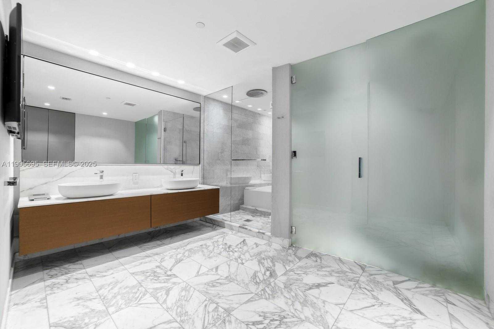 Small Image of 10201 COLLINS AVE #807, Bal Harbour Number 17