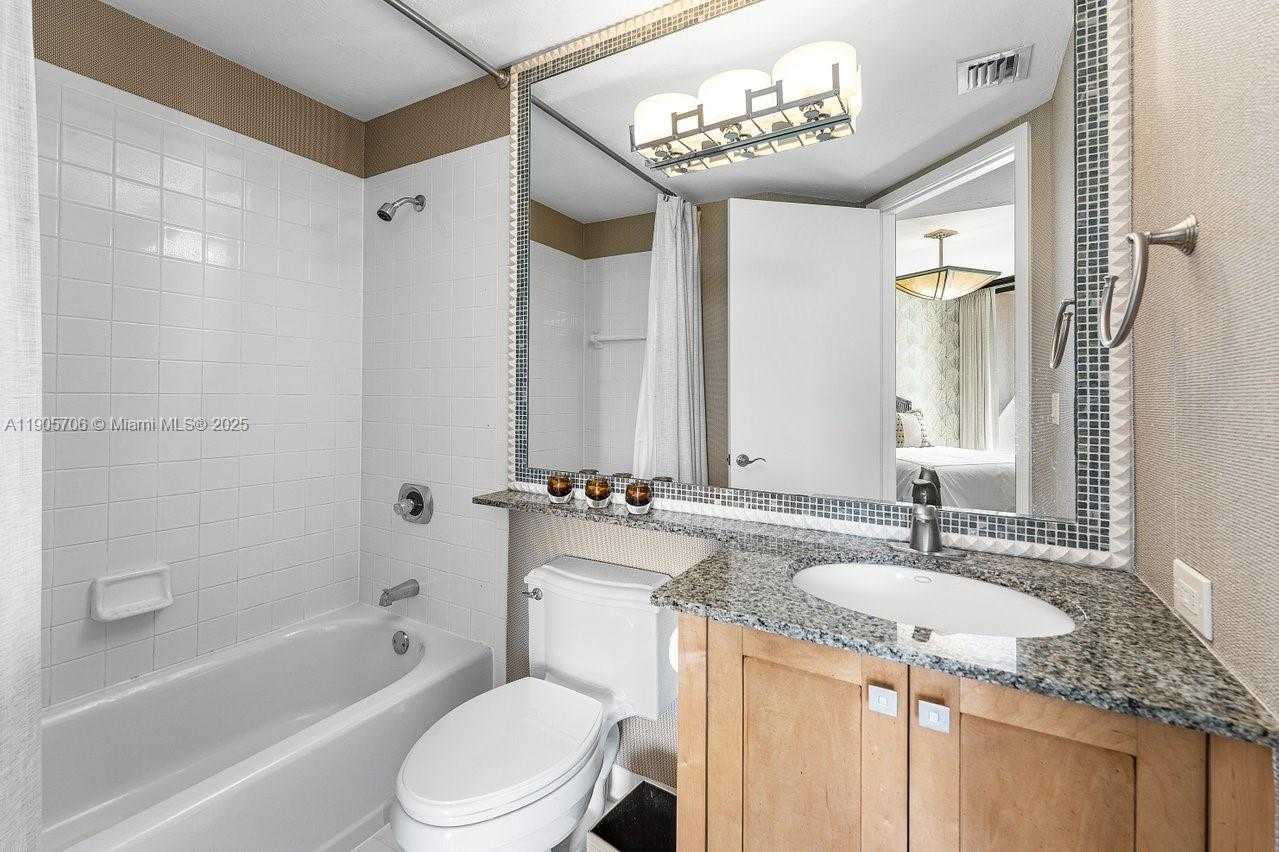 Small Image of 530 OCEAN DR #405, Juno Beach Number 17