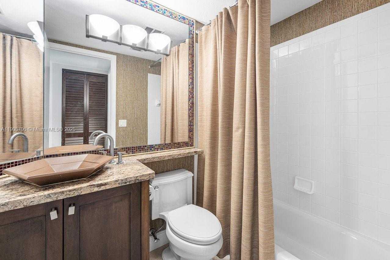 Small Image of 530 OCEAN DR #405, Juno Beach Number 19