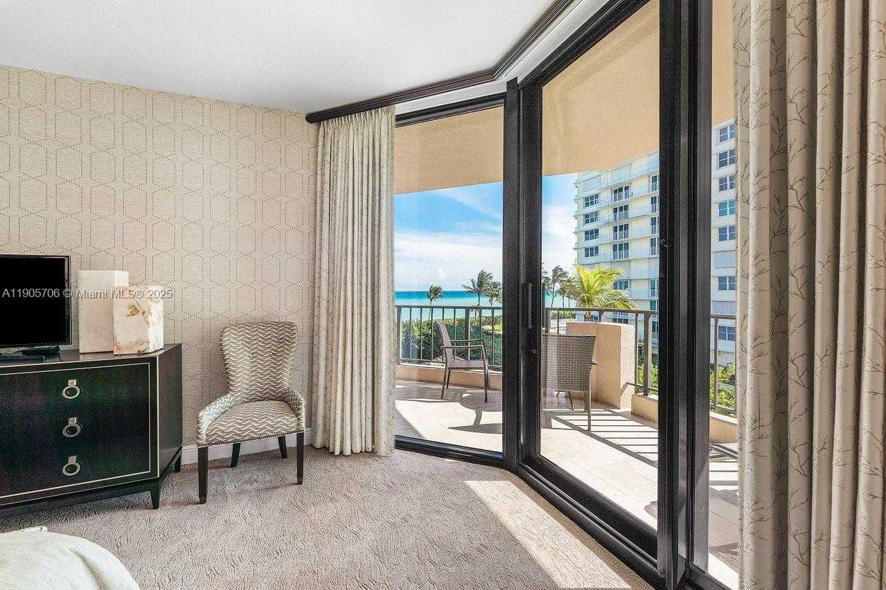 Small Image of 530 OCEAN DR #405, Juno Beach Number 23