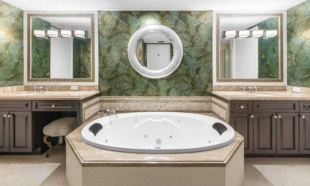 Small Image of 530 OCEAN DR #405, Juno Beach Number 29