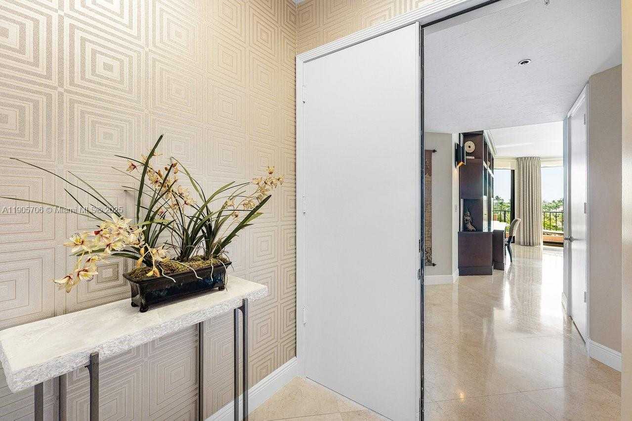 Small Image of 530 OCEAN DR #405, Juno Beach Number 5