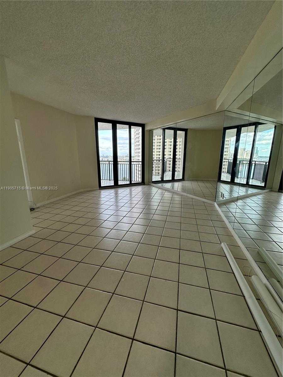 Small Image of 540 BRICKELL KEY DR #1706, Miami Number 8