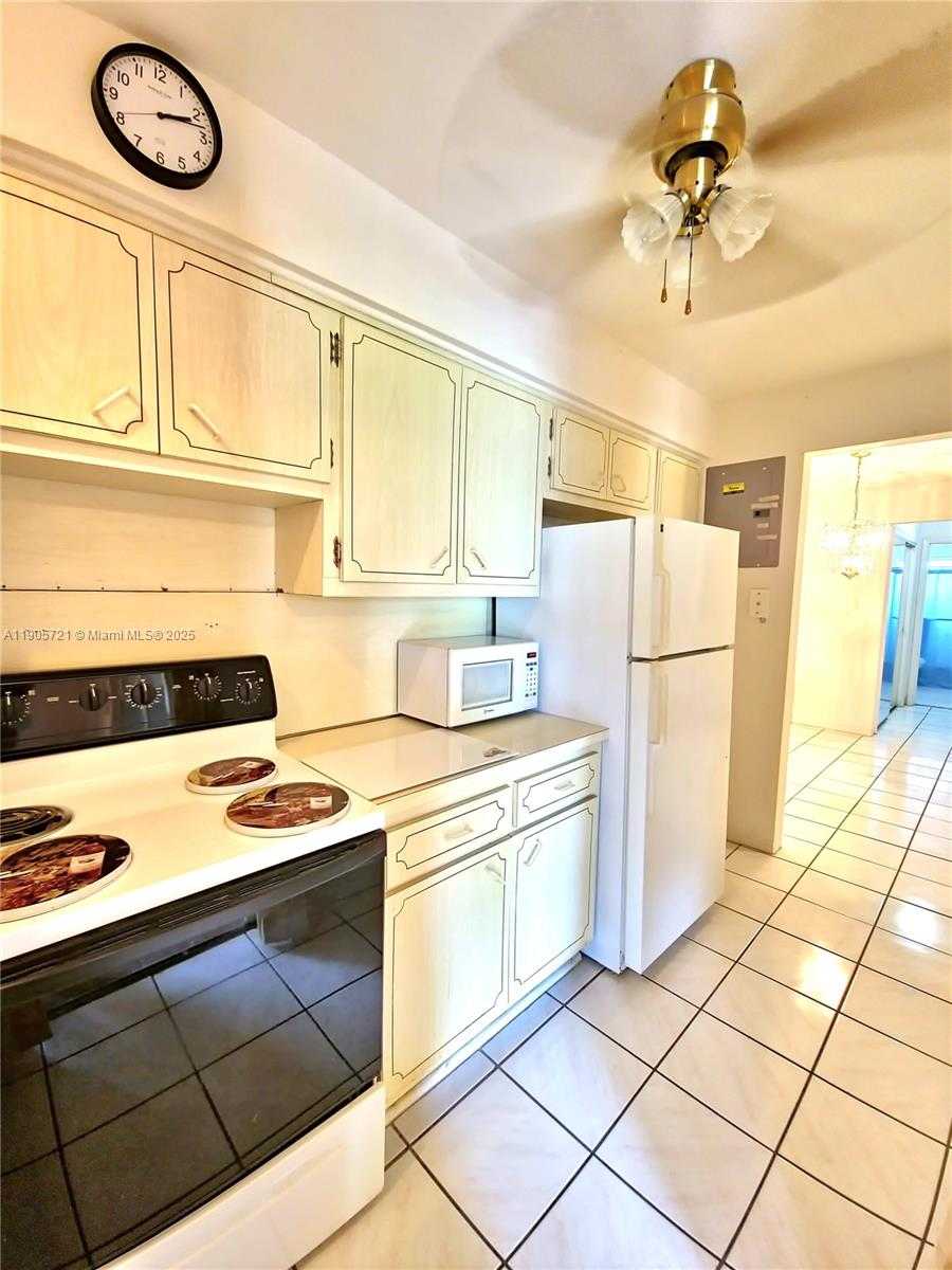 Small Image of 160 NORTH EAST 8TH AVE #11A, Hallandale Beach Number 4