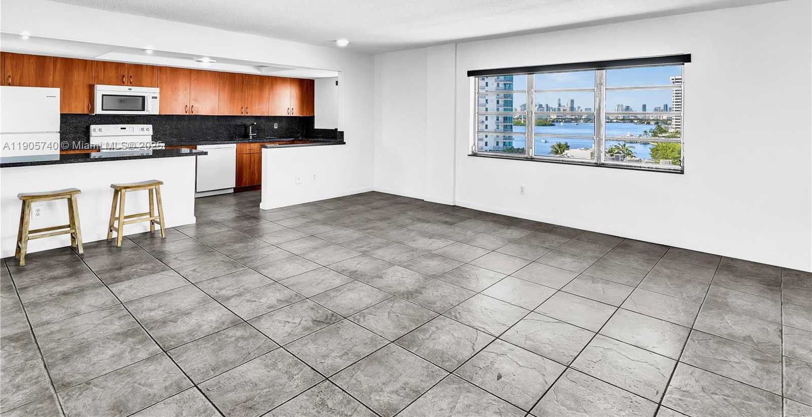 Small Image of 1340 LINCOLN RD #801, Miami Beach Number 1