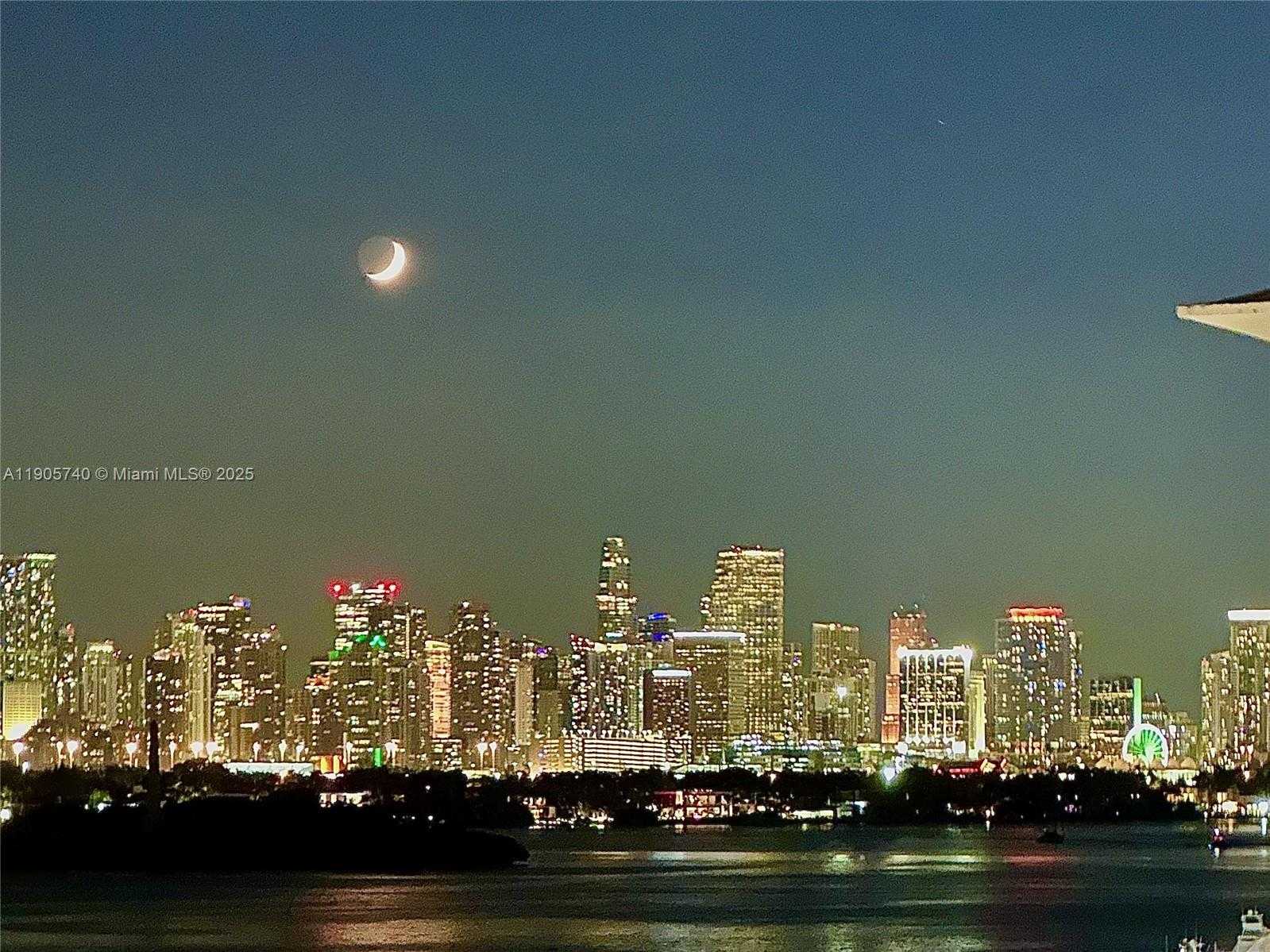 Small Image of 1340 LINCOLN RD #801, Miami Beach Number 3