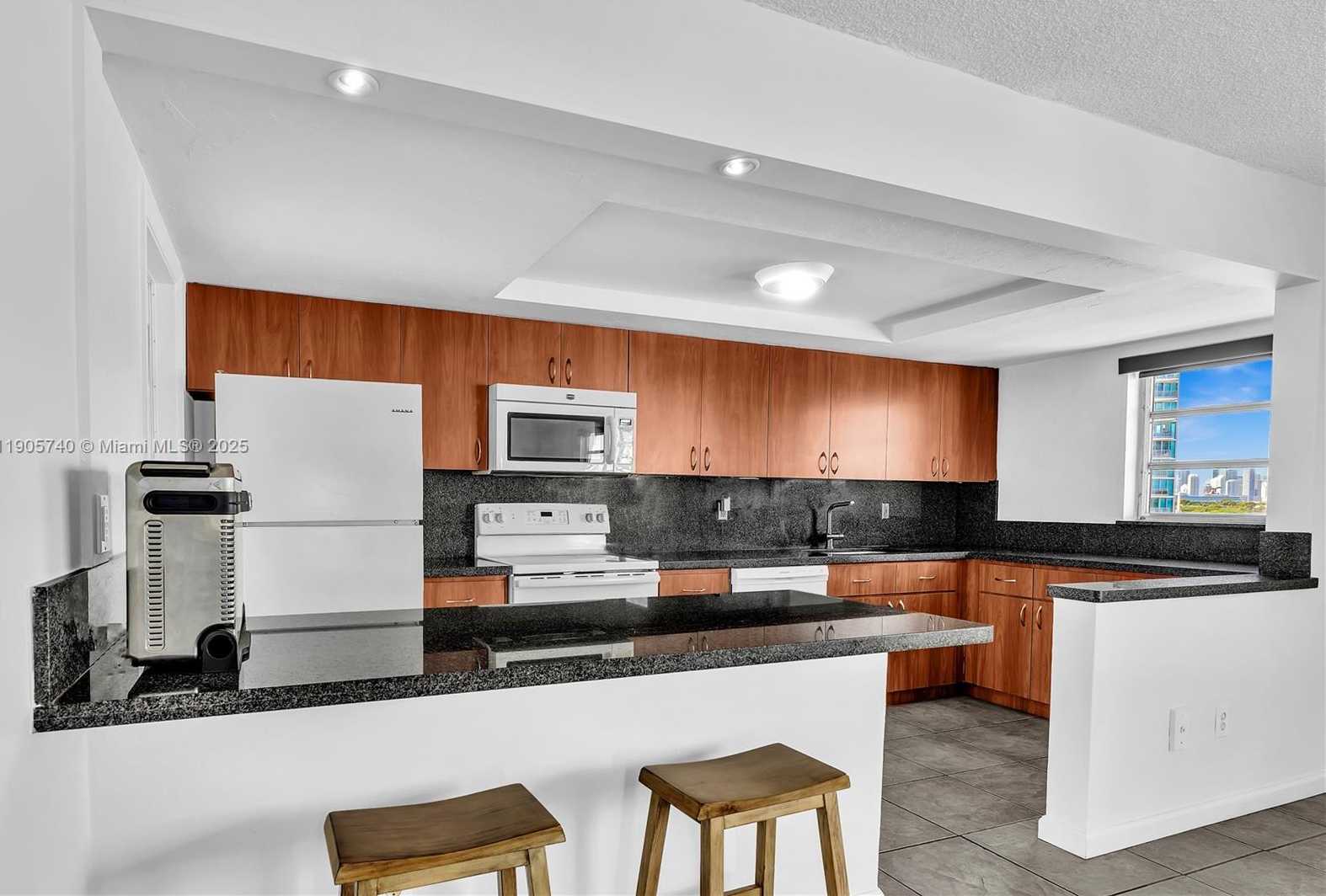 Small Image of 1340 LINCOLN RD #801, Miami Beach Number 4