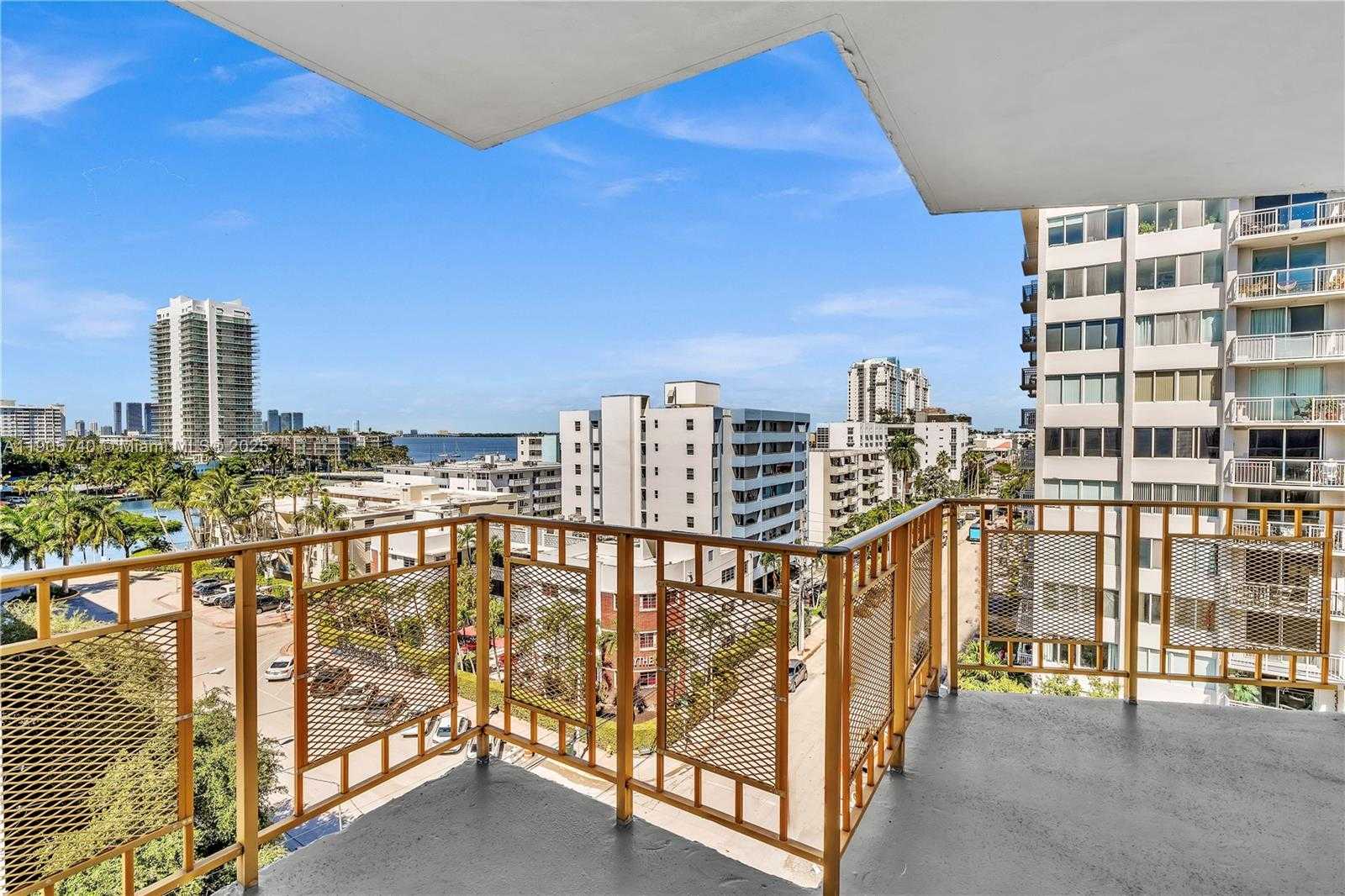 Small Image of 1340 LINCOLN RD #801, Miami Beach Number 9