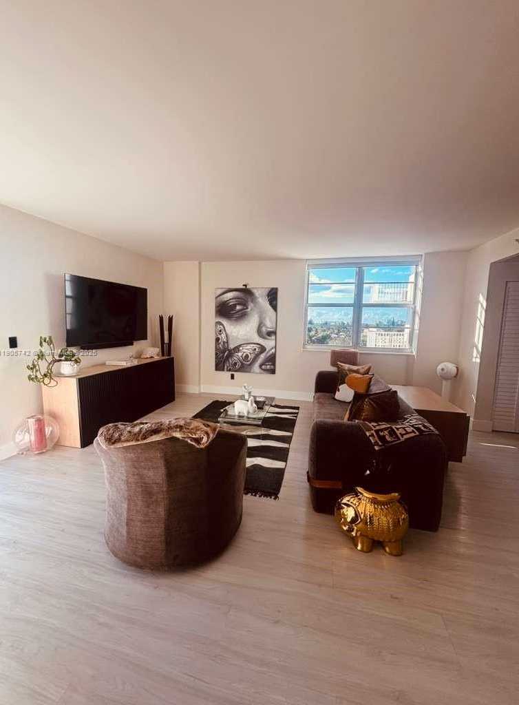 Small Image of 2829 INDIAN CREEK DR #603, Miami Beach Number 2