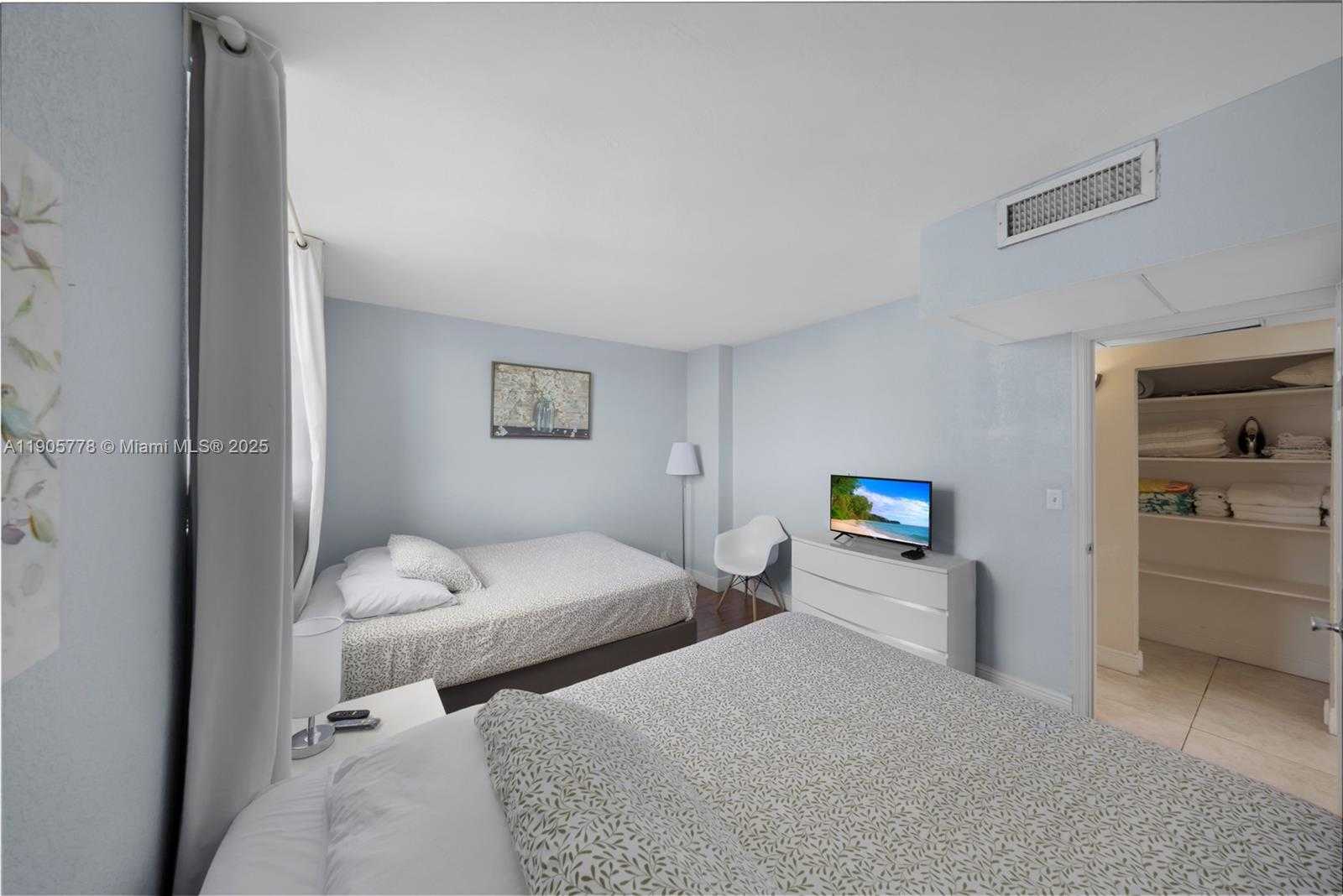 Small Image of 3801 SOUTH OCEAN DR #15R, Hollywood Number 15