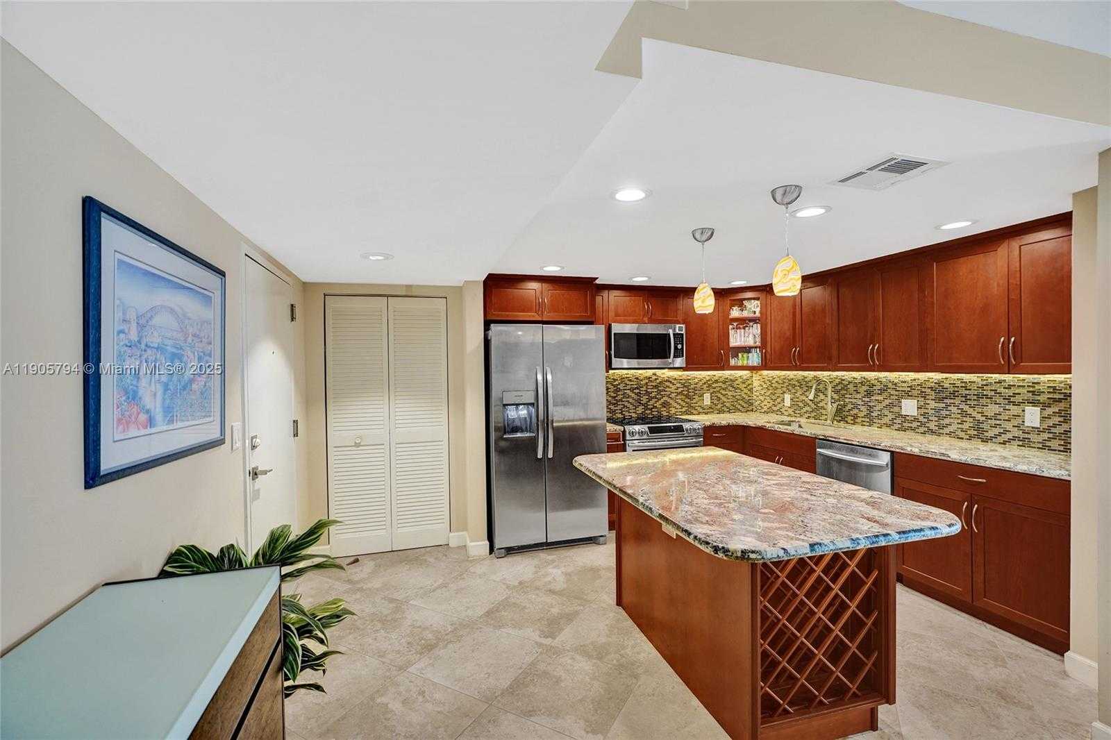 Small Image of 2301 SOUTH OCEAN DR #907, Hollywood Number 2