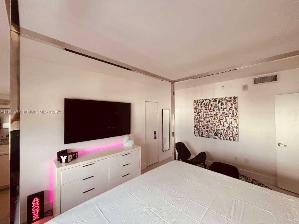 Small Image of 2829 INDIAN CREEK DR #608, Miami Beach Number 6