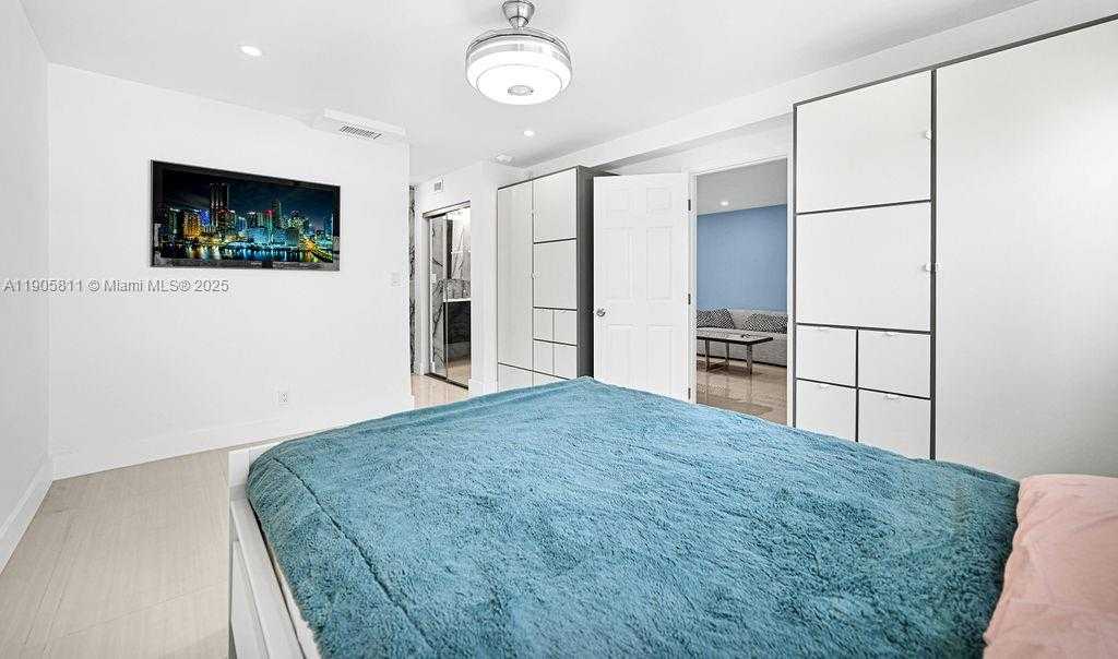 Small Image of 410 SOUTH EAST 2ND ST #223, Hallandale Beach Number 10