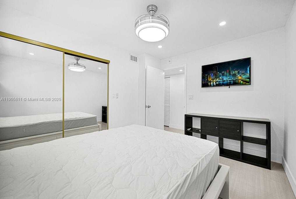 Small Image of 410 SOUTH EAST 2ND ST #223, Hallandale Beach Number 11