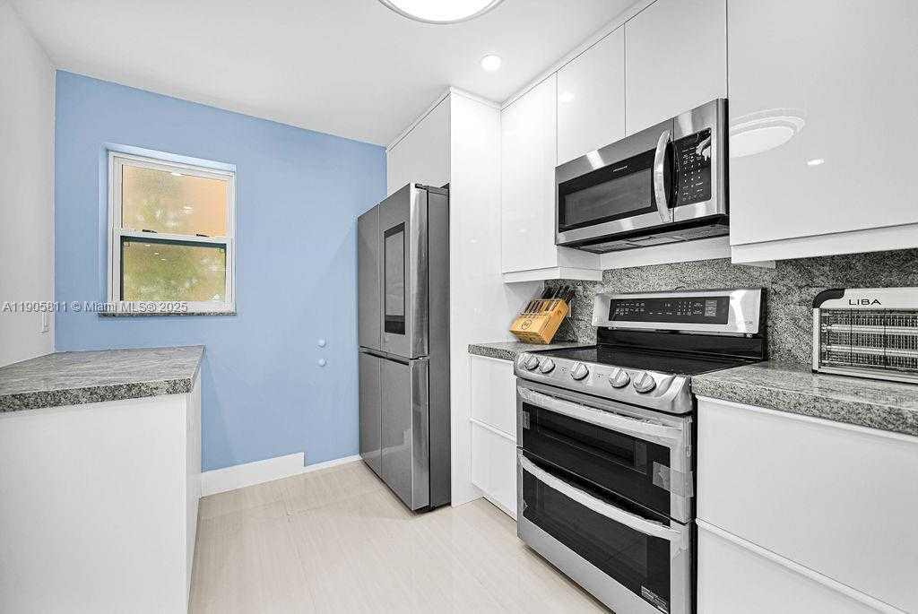 Small Image of 410 SOUTH EAST 2ND ST #223, Hallandale Beach Number 17