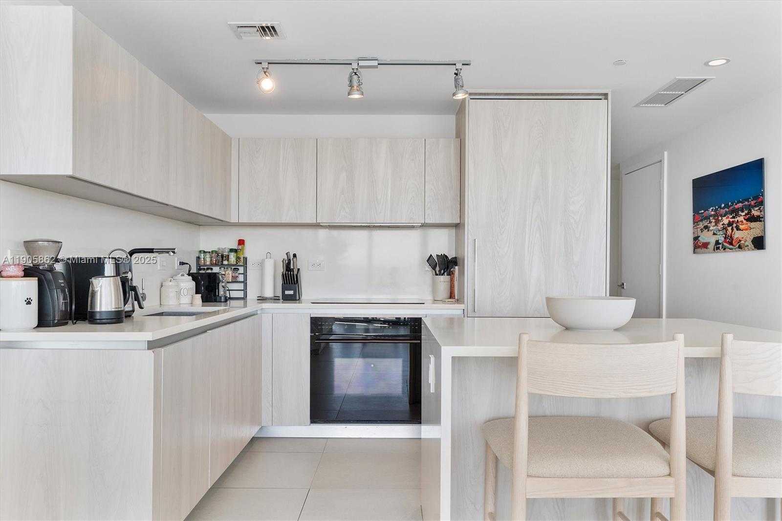 Small Image of 3131 NORTH EAST 7TH AVE #306, Miami Number 17