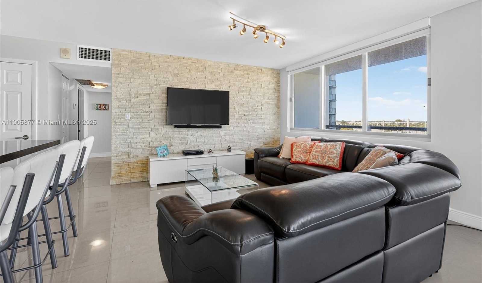 Small Image of 7135 COLLINS AVE #705, Miami Beach Number 14