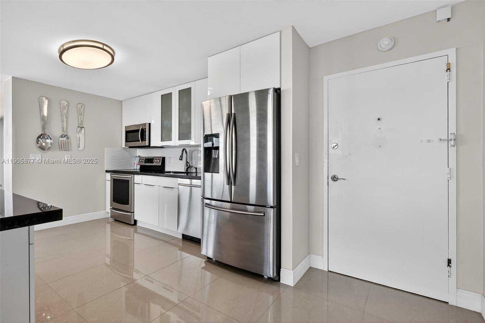 Small Image of 7135 COLLINS AVE #705, Miami Beach Number 6