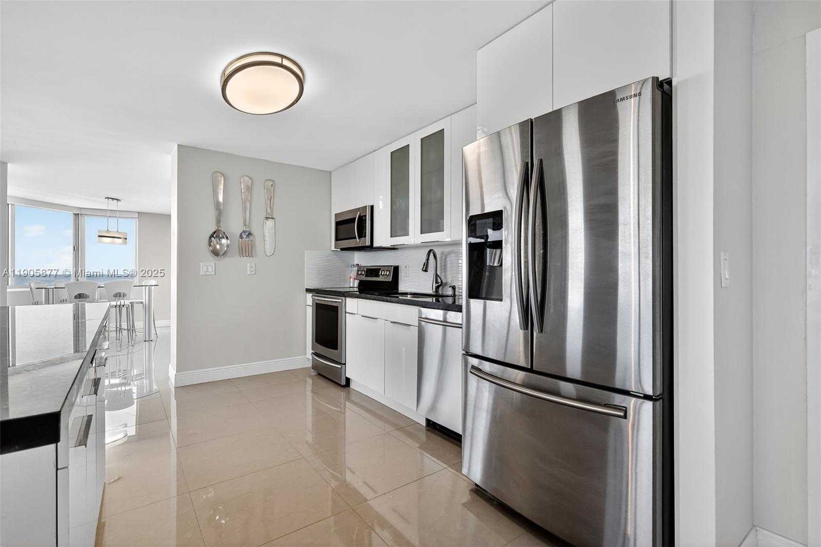 Small Image of 7135 COLLINS AVE #705, Miami Beach Number 8