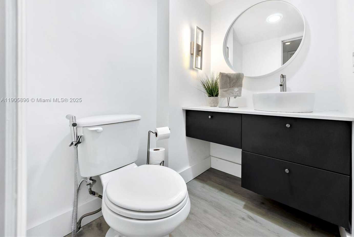 Small Image of 11 ISLAND AVE #309, Miami Beach Number 20