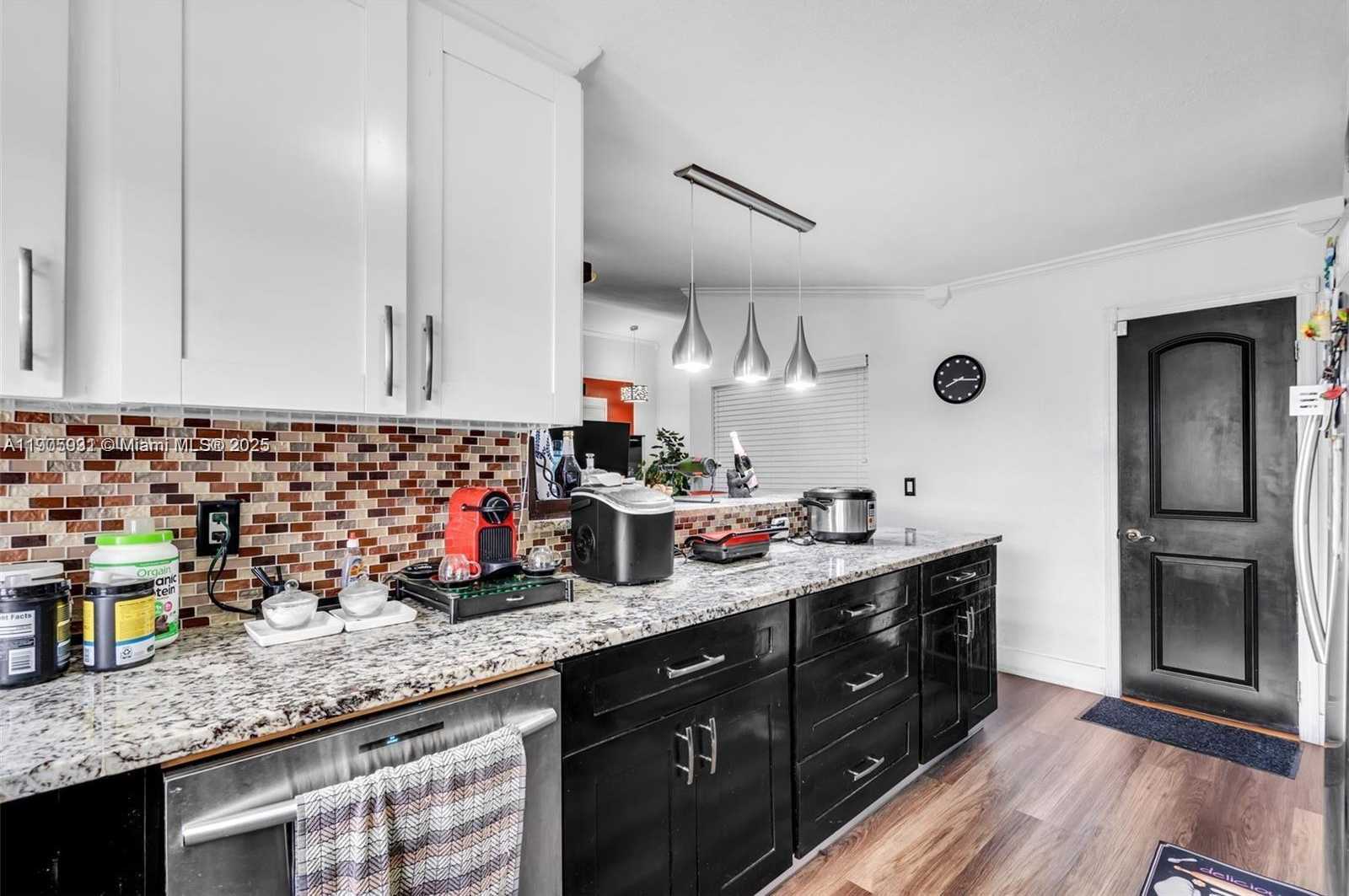 Small Image of 17026 NORTH WEST 66TH CT, Hialeah Number 18