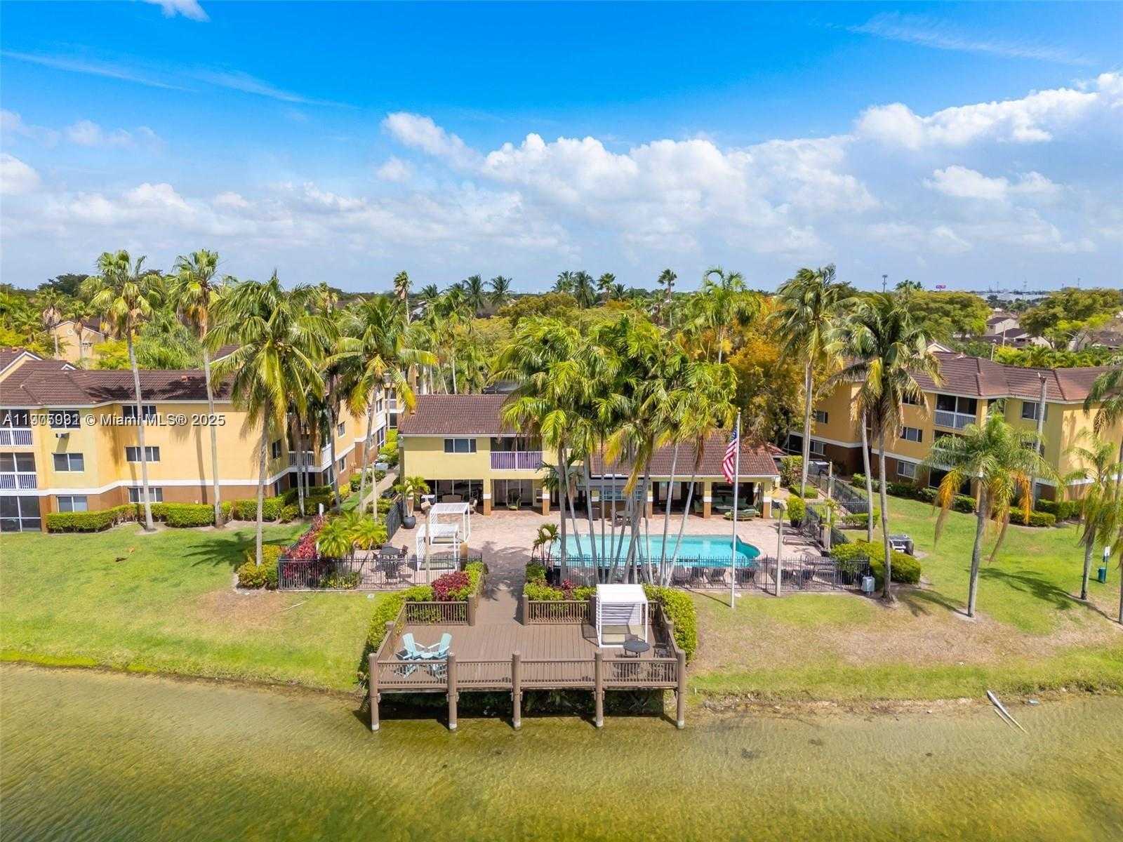 Small Image of 17026 NORTH WEST 66TH CT, Hialeah Number 2