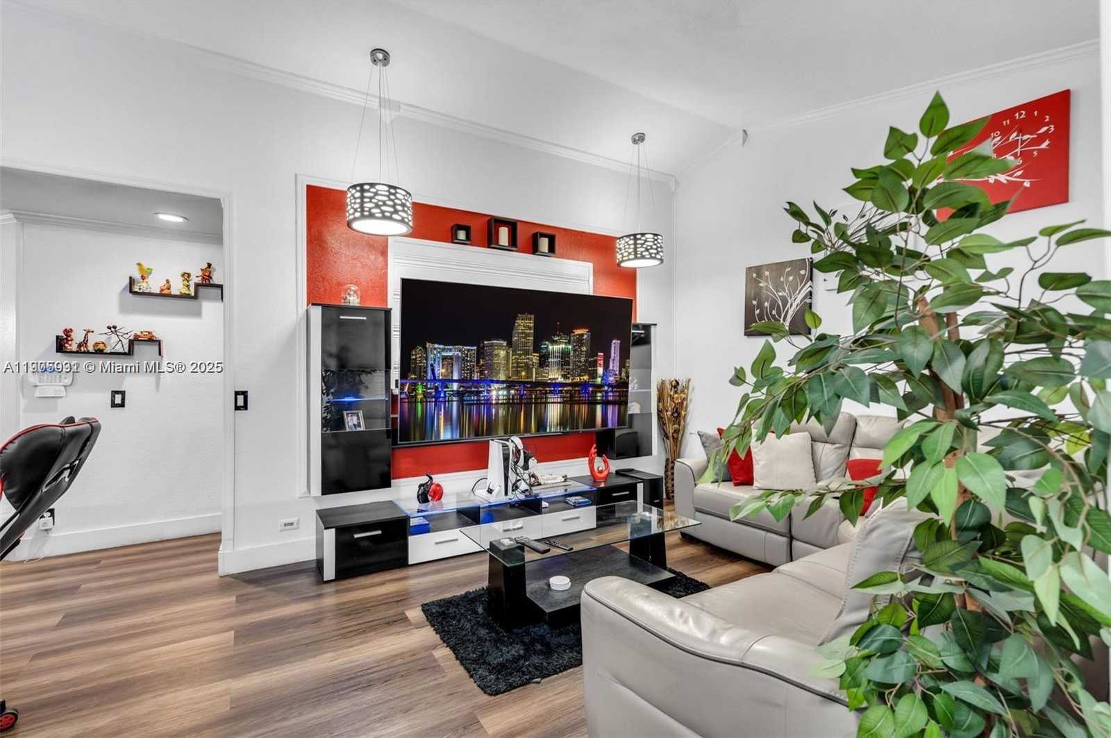 Small Image of 17026 NORTH WEST 66TH CT, Hialeah Number 25