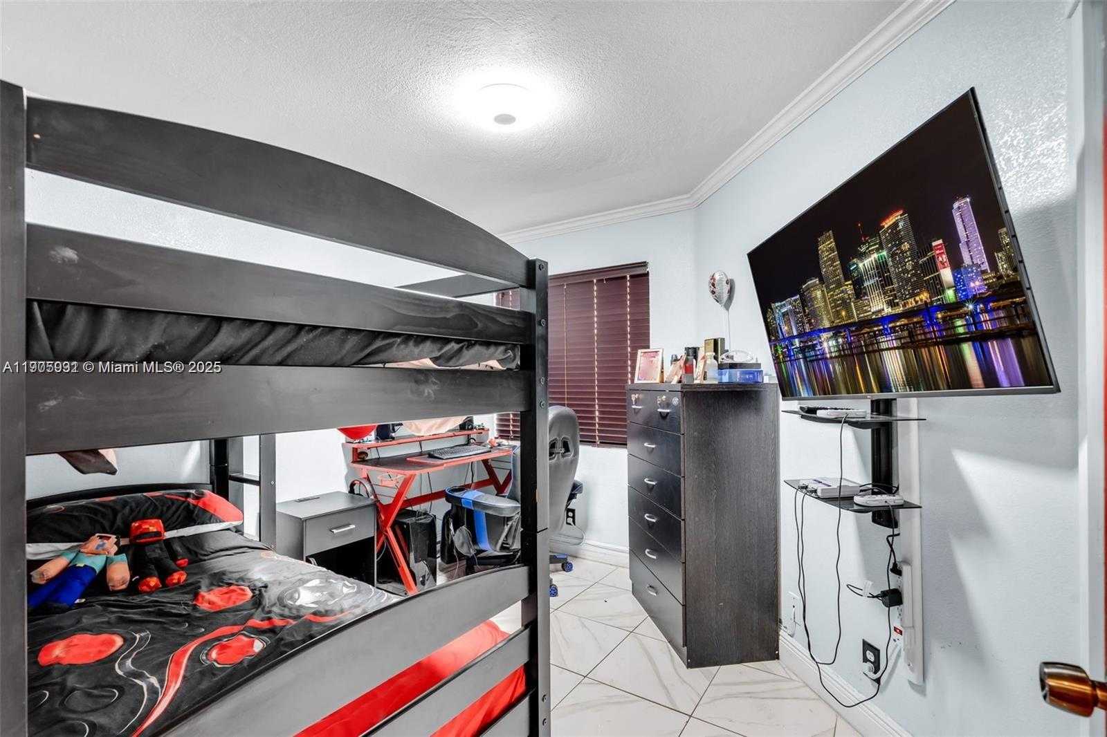 Small Image of 17026 NORTH WEST 66TH CT, Hialeah Number 29