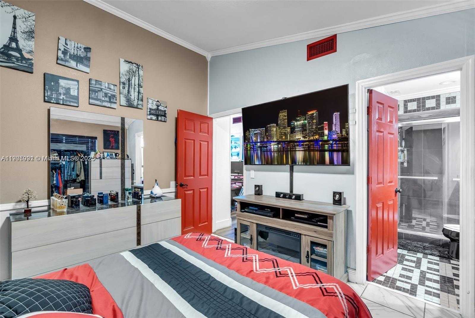 Small Image of 17026 NORTH WEST 66TH CT, Hialeah Number 33