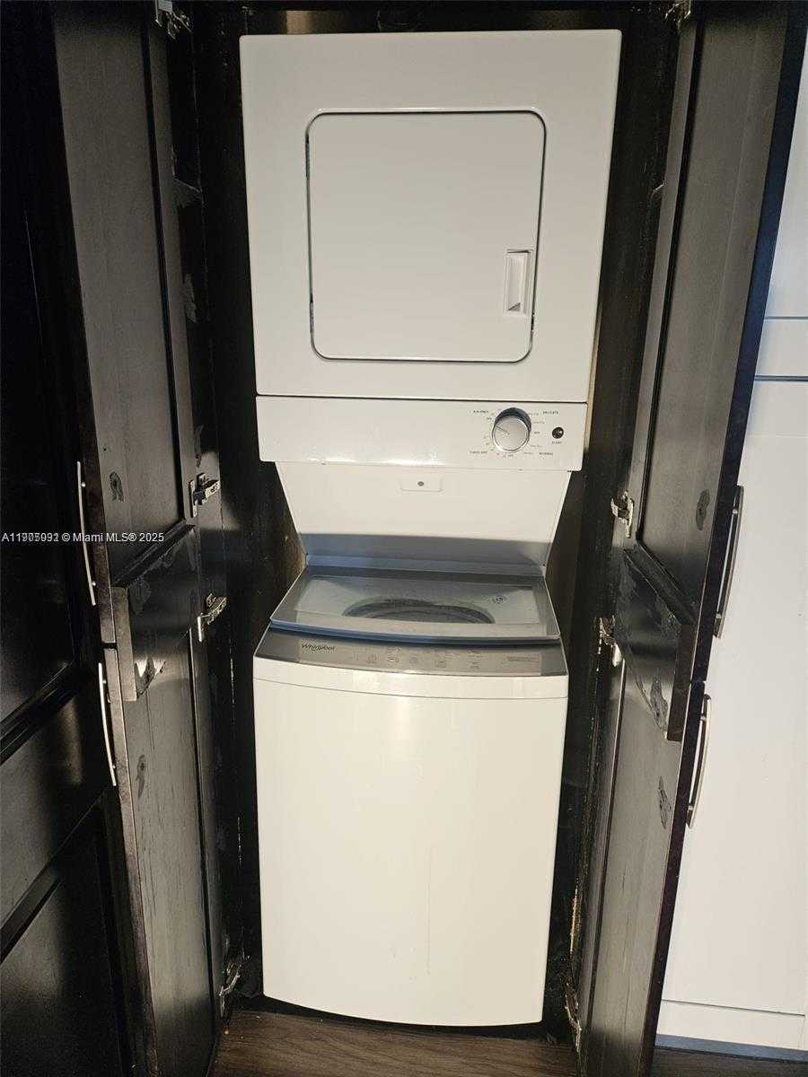 Small Image of 17026 NORTH WEST 66TH CT, Hialeah Number 36