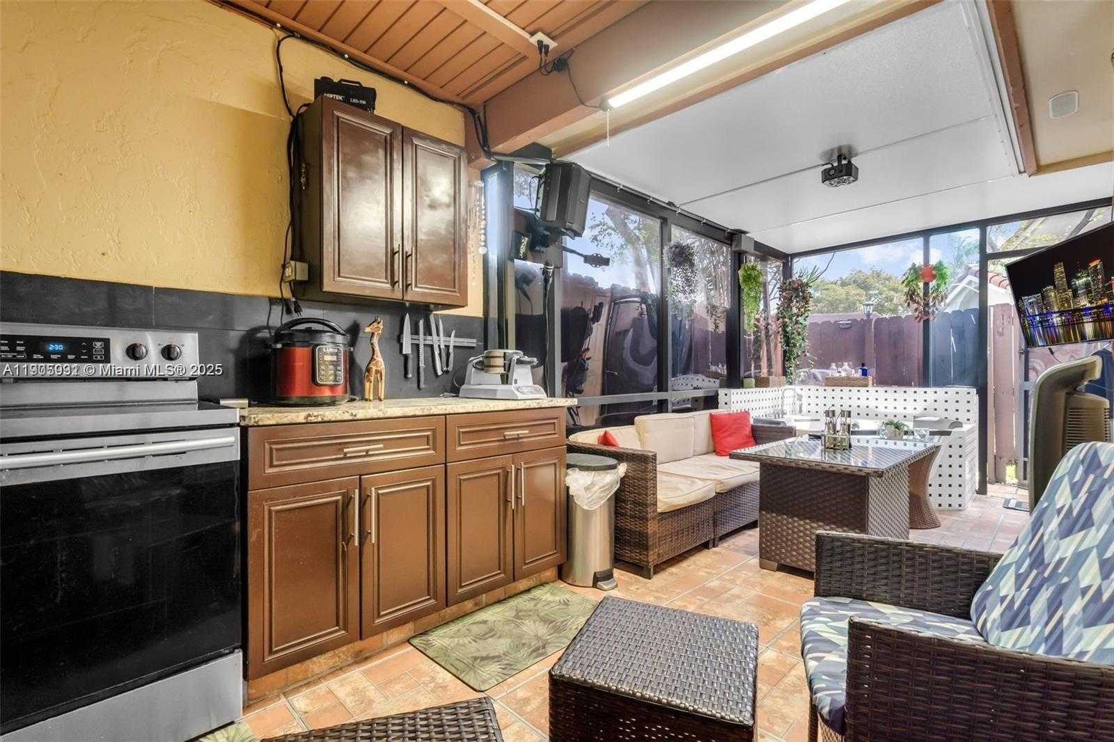 Small Image of 17026 NORTH WEST 66TH CT, Hialeah Number 37