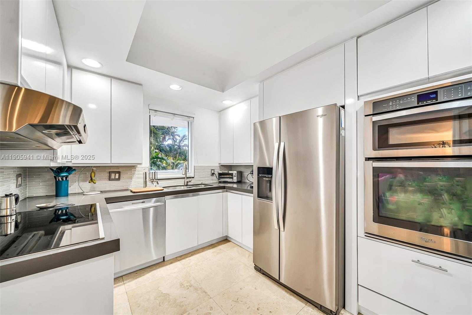 Small Image of 21050 POINT PL #401, Aventura Number 10