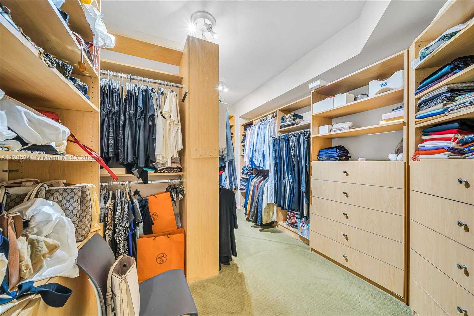 Small Image of 21050 POINT PL #401, Aventura Number 14