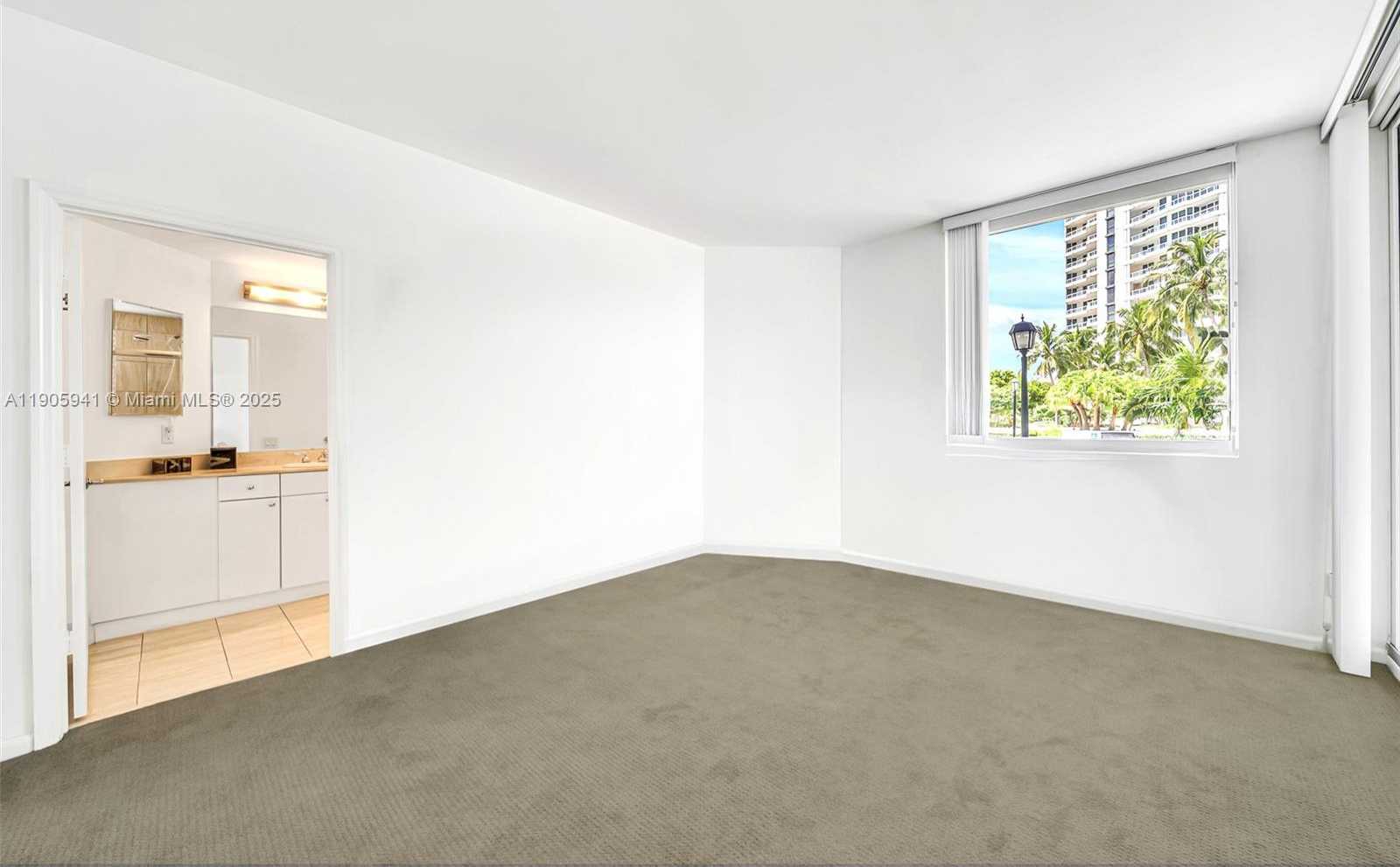 Small Image of 21050 POINT PL #401, Aventura Number 18