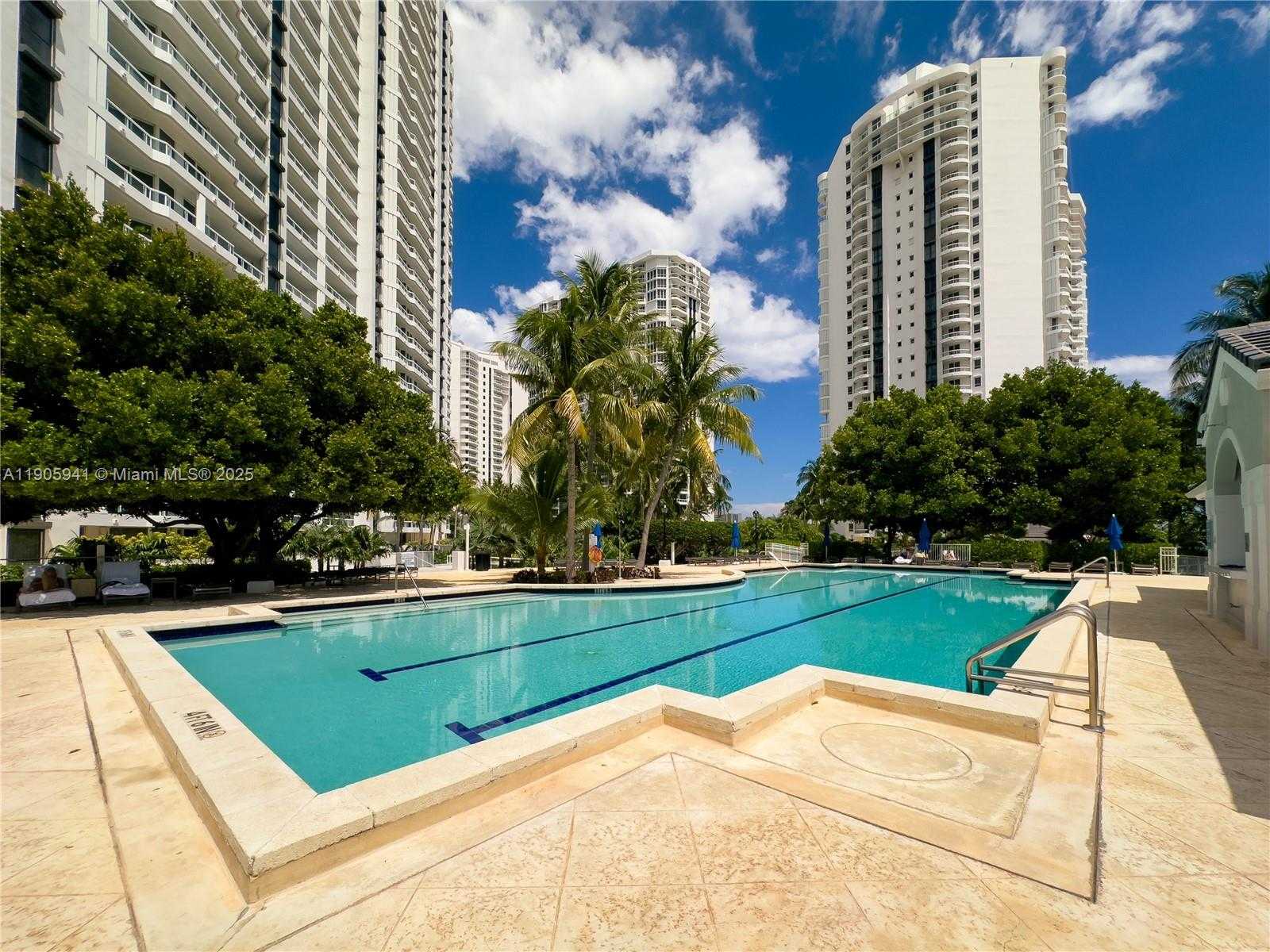 Small Image of 21050 POINT PL #401, Aventura Number 31