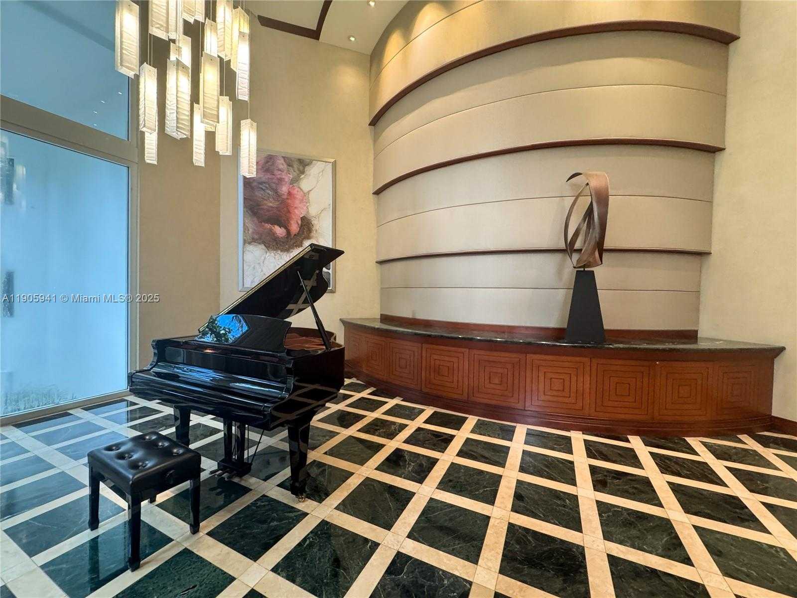 Small Image of 21050 POINT PL #401, Aventura Number 39