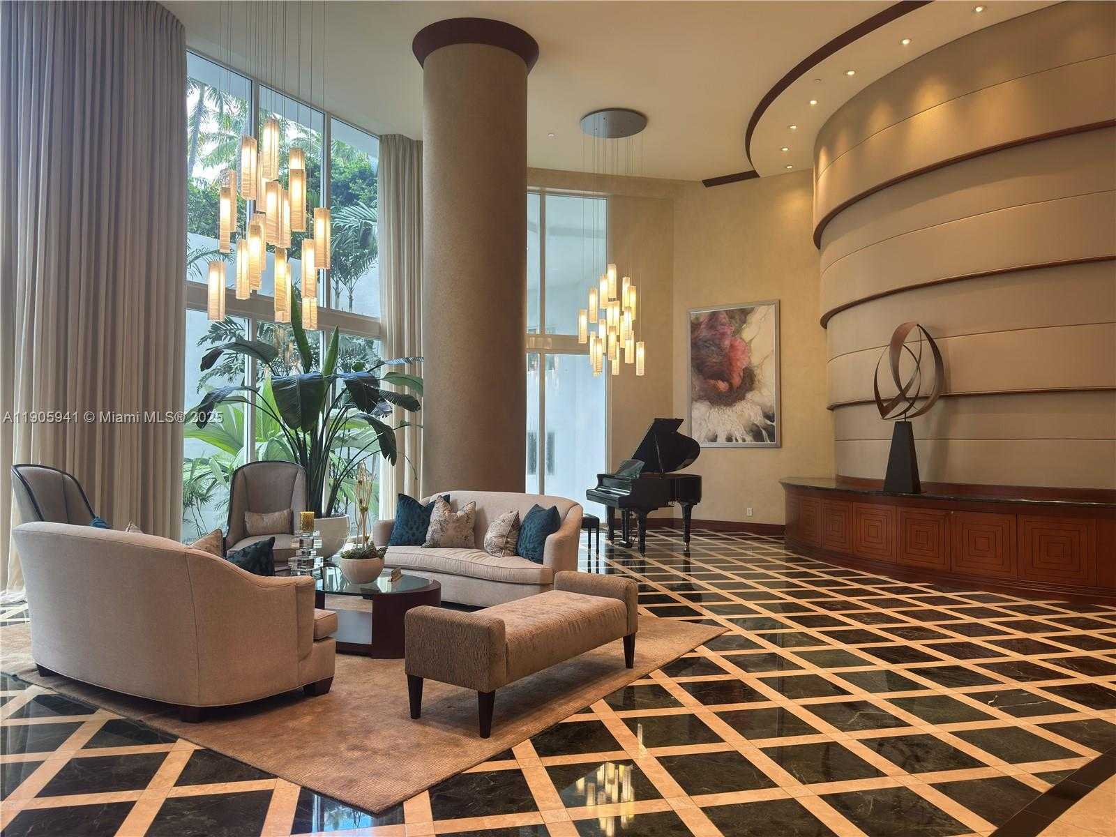 Small Image of 21050 POINT PL #401, Aventura Number 40