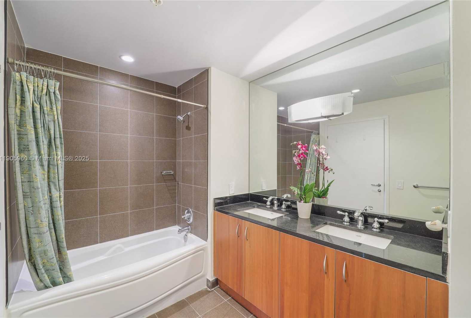 Small Image of 300 SOUTH BISCAYNE BLVD #L-414, Miami Number 17