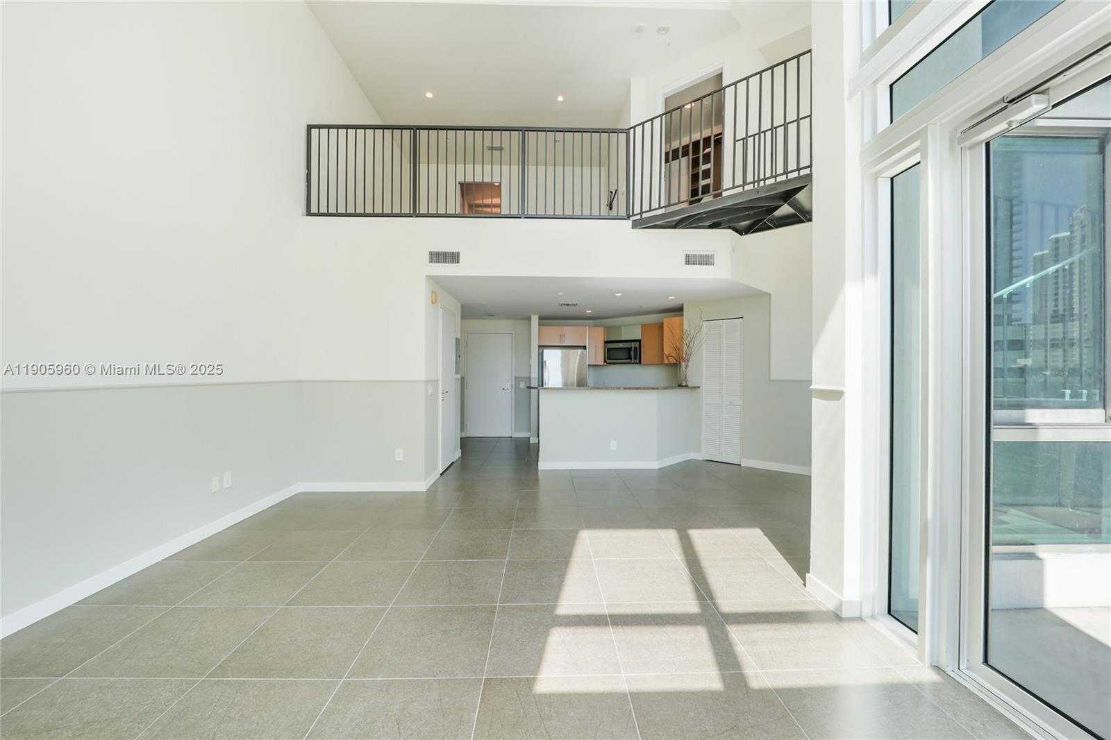 Small Image of 300 SOUTH BISCAYNE BLVD #L-414, Miami Number 19