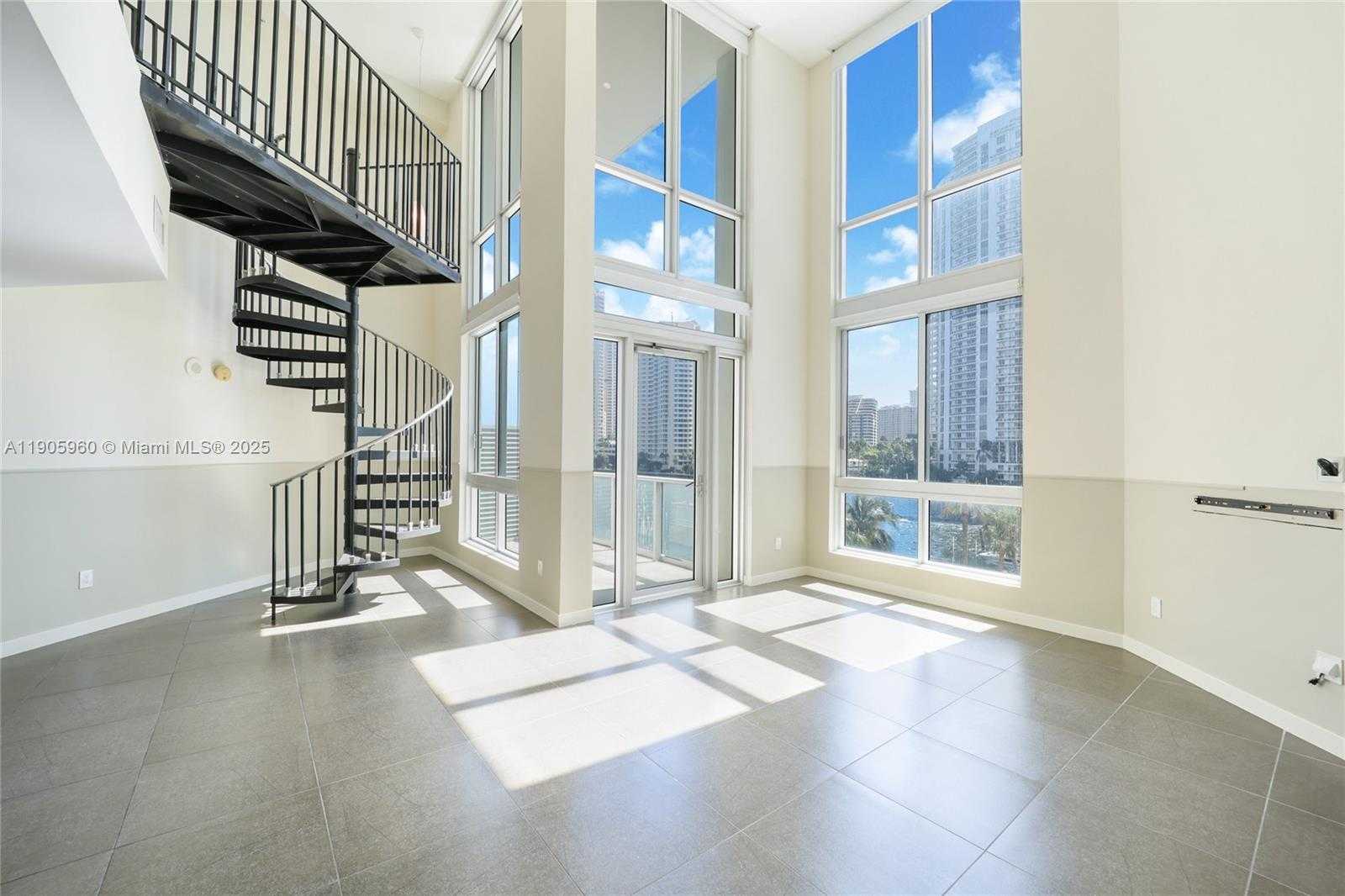 Small Image of 300 SOUTH BISCAYNE BLVD #L-414, Miami Number 6