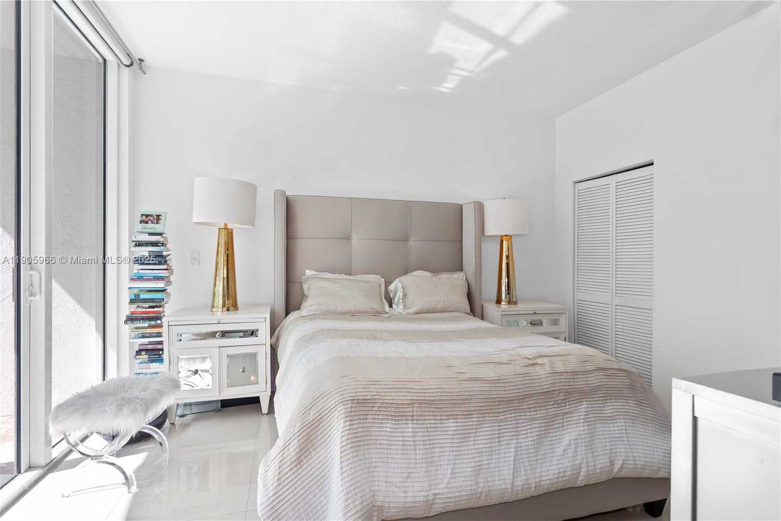 Small Image of 31 SOUTH EAST 5TH ST #4018, Miami Number 10