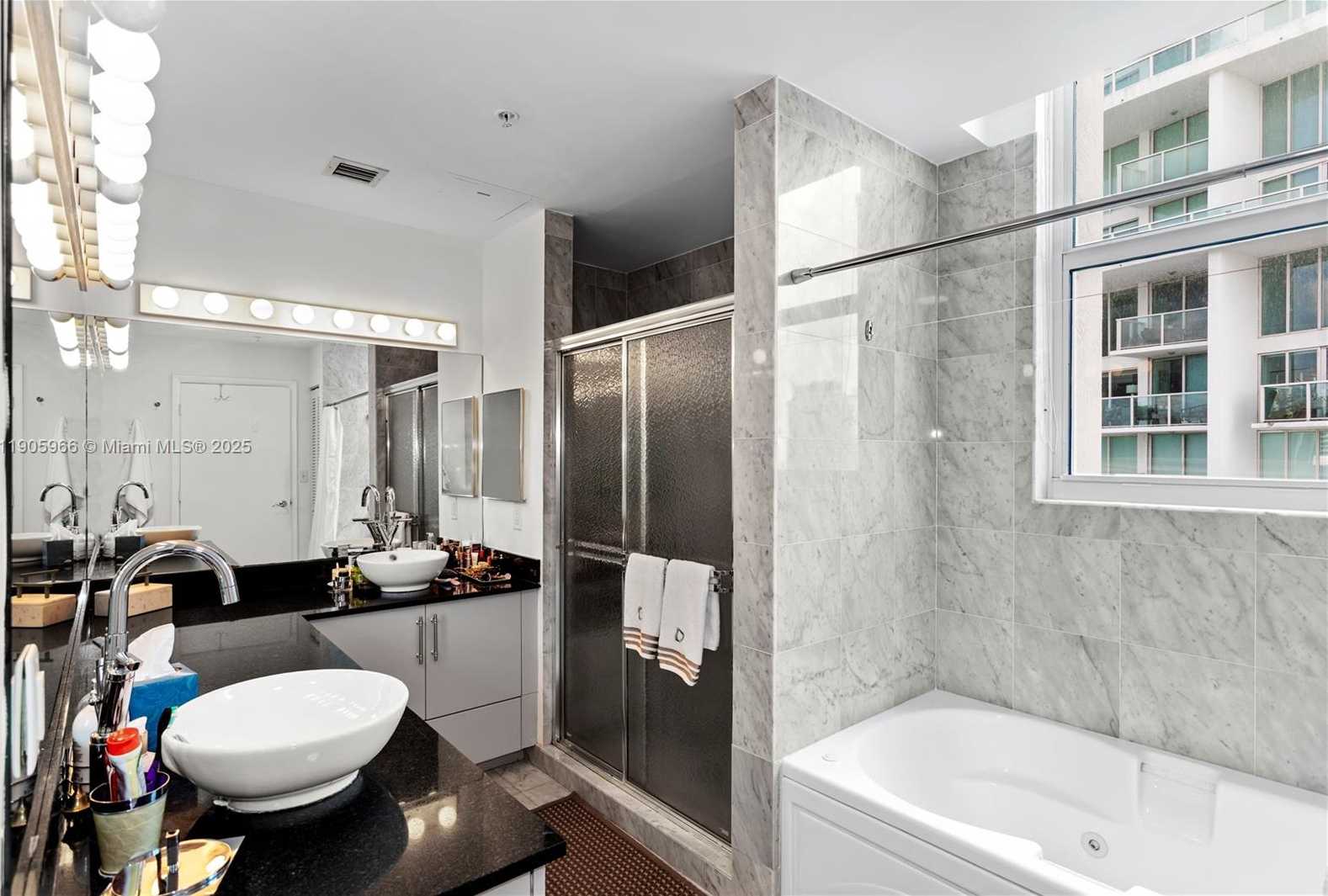 Small Image of 31 SOUTH EAST 5TH ST #4018, Miami Number 12