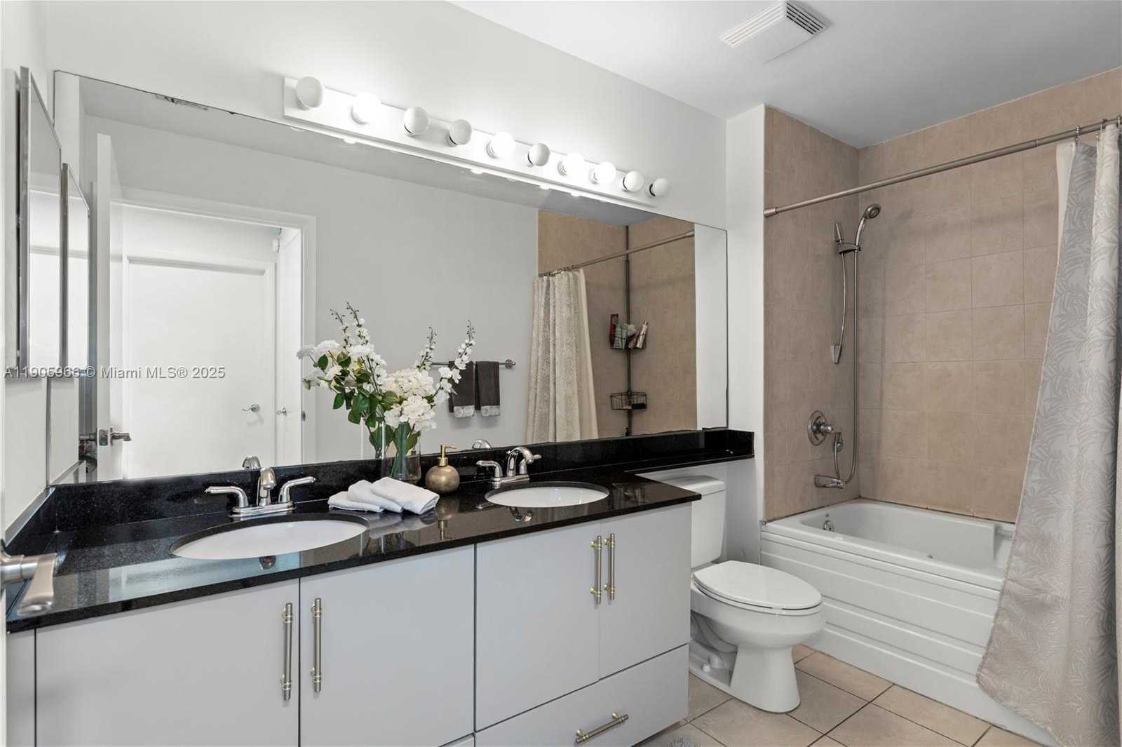 Small Image of 31 SOUTH EAST 5TH ST #4018, Miami Number 14